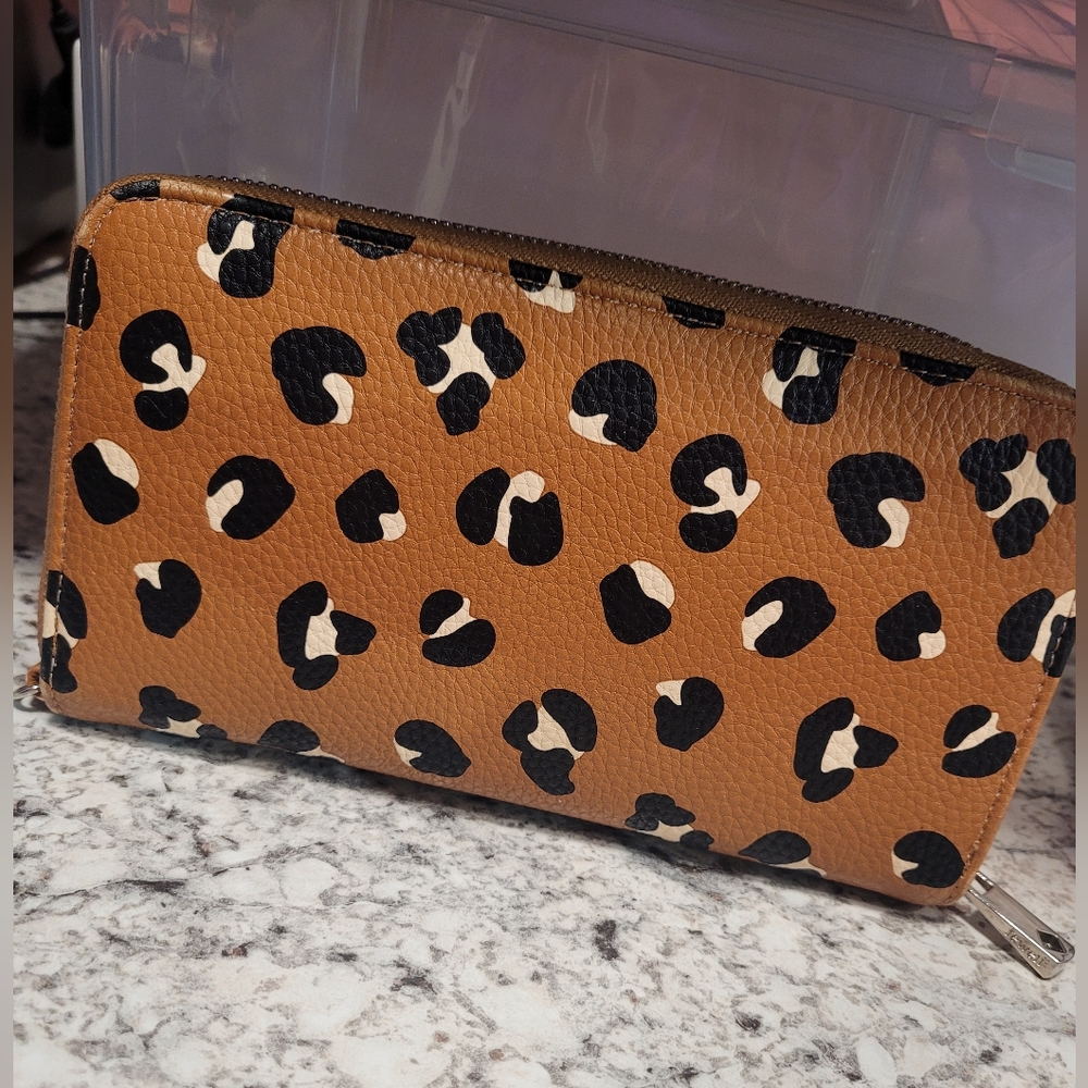 Thirty One All About the Benjamins Wallet leopard print